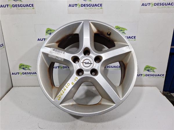 LLANTA-–-Opel-Astra-H-GTC-2004-0