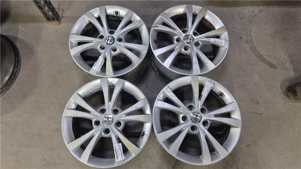 JUEGO-LLANTAS-–-Alfa-Romeo-Giulietta-1912010-0