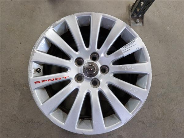 JUEGO-LLANTAS-–-Opel-Insignia-Berlina-2008-0